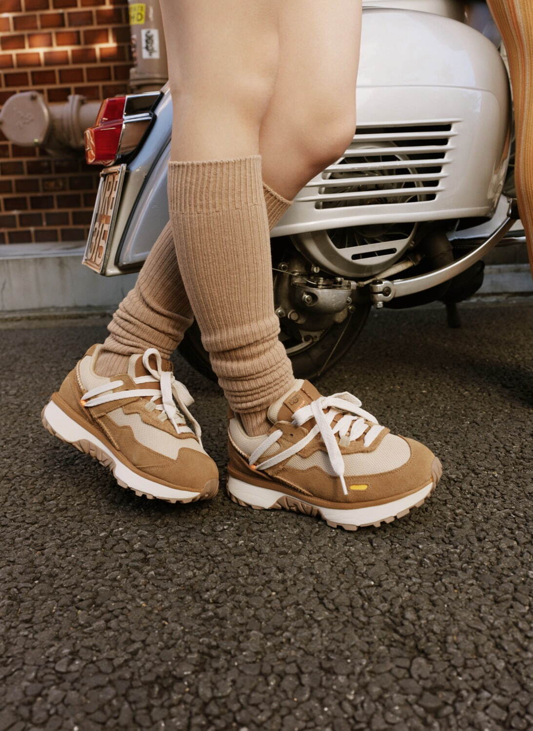 アグ(UGG) レトロファイ ロー｜写真23