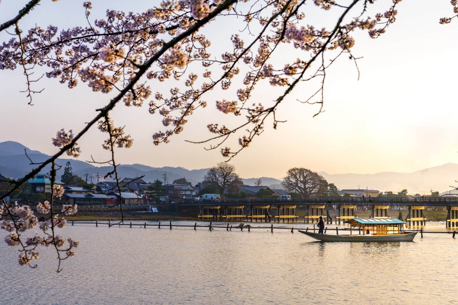 星のや京都“貸し切り花桜テラス”で嵐山のお花見滞在プラン、特別ディナー＆スイーツも｜写真2