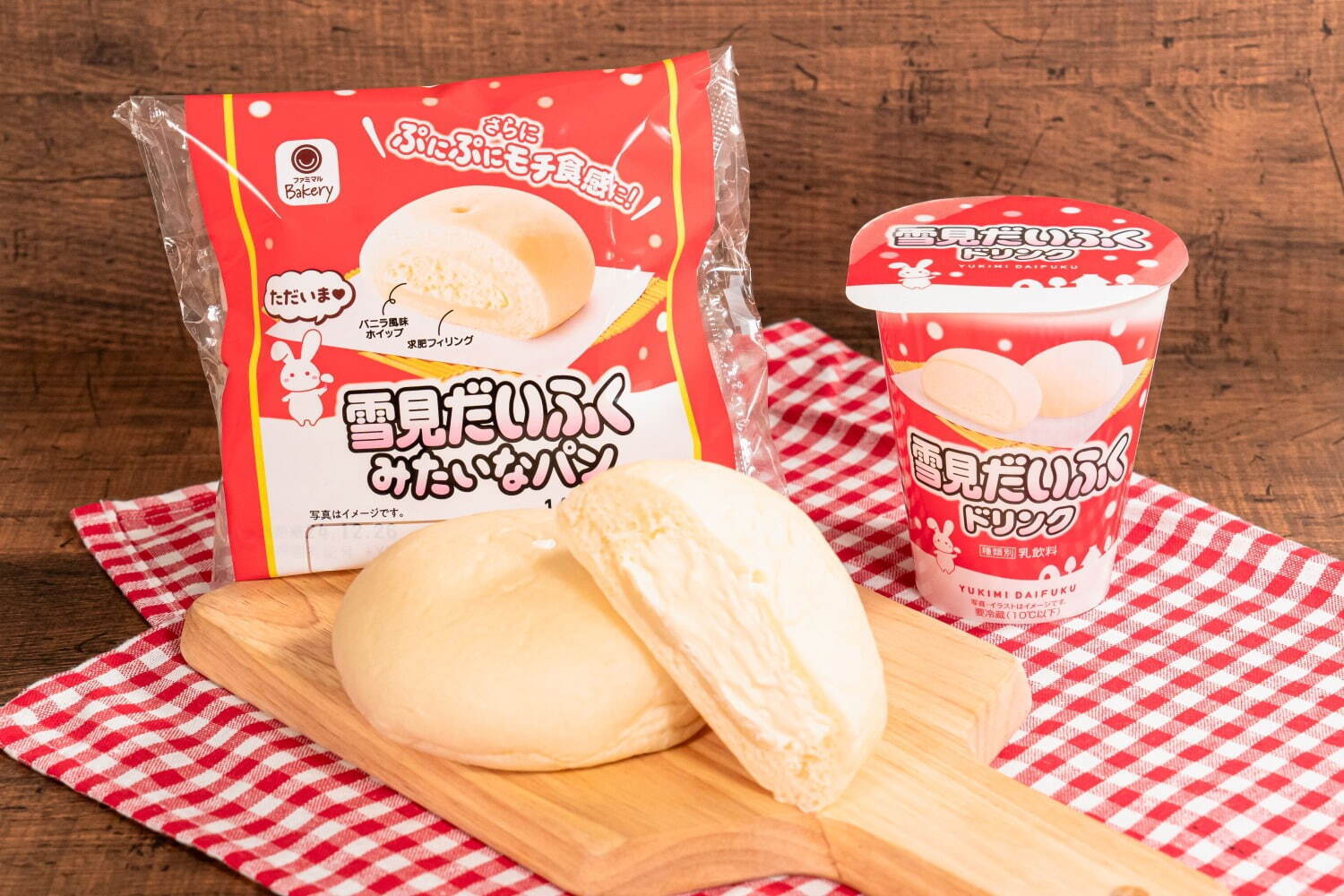 「雪見だいふくドリンク」278円、「雪見だいふくみたいなパン」158円※沖縄は一部仕様と価格が異なる。