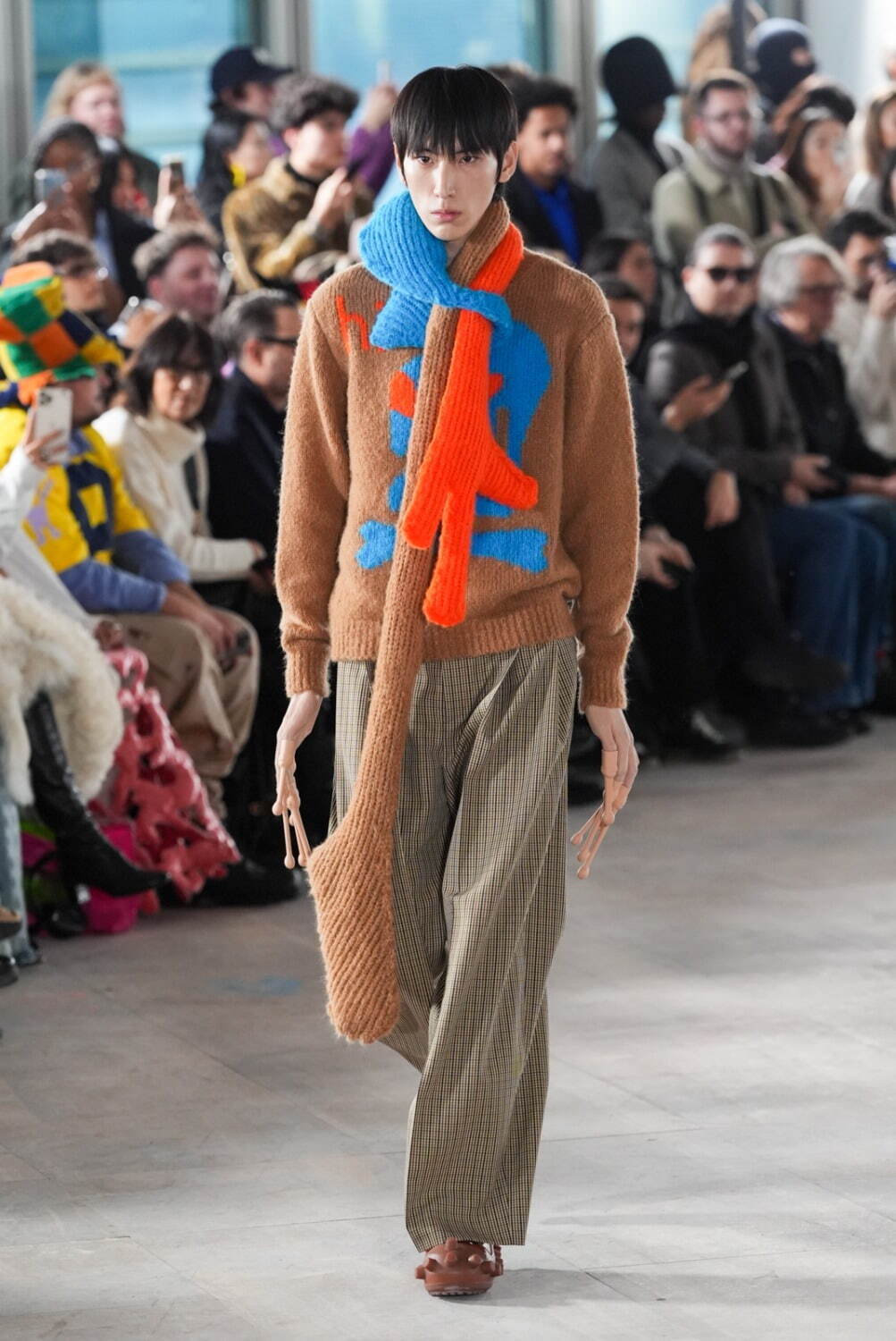 ウォルター ヴァン ベイレンドンク(Walter Van Beirendonck) 2025-26年秋冬	メンズコレクション  - 写真13