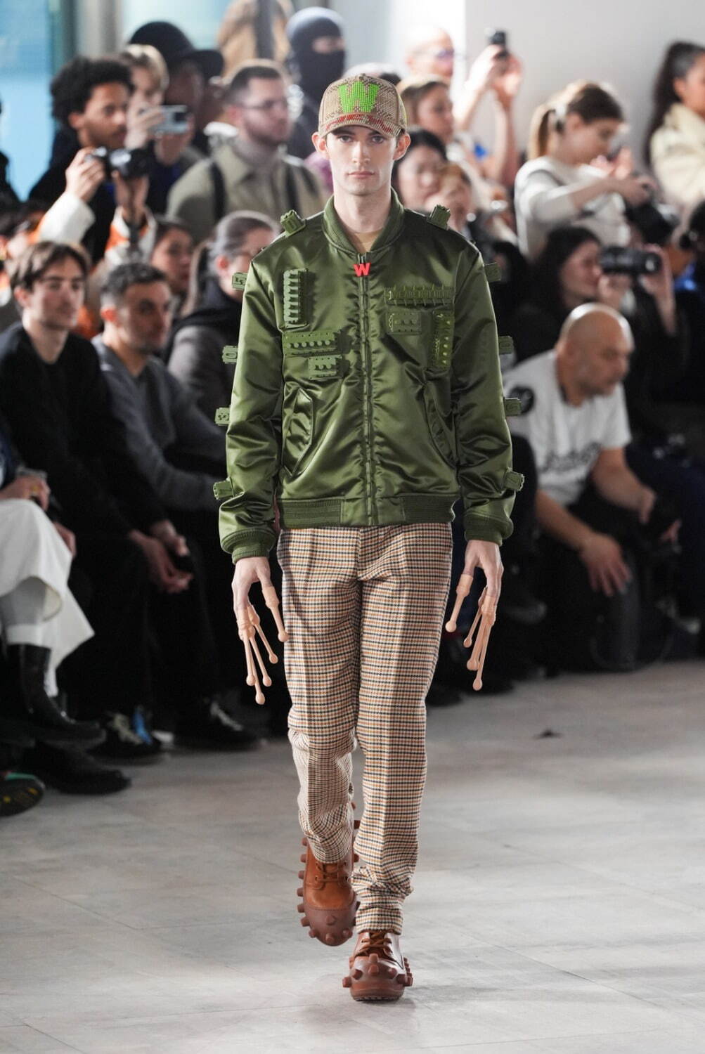 ウォルター ヴァン ベイレンドンク(Walter Van Beirendonck) 2025-26年秋冬	メンズコレクション  - 写真43