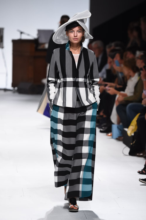 イッセイ ミヤケ(ISSEY MIYAKE) 2015年春夏ウィメンズコレクション  - 写真59