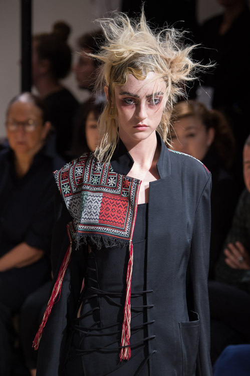 ヨウジヤマモト(Yohji Yamamoto) 2015年春夏ウィメンズコレクション  - 写真99