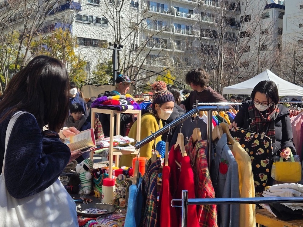 「渋谷蚤の市」東京・渋谷ガーデンタワー屋外広場で、各国のヴィンテージ＆アンティークなど約70店舗｜写真25