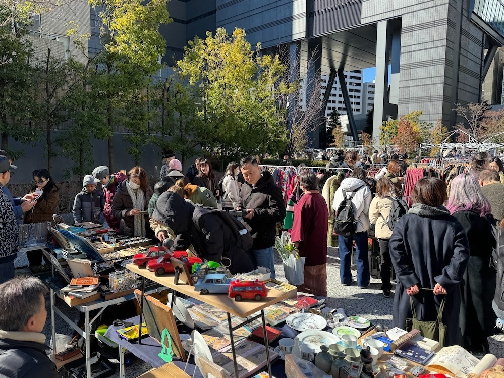 「渋谷蚤の市」東京・渋谷ガーデンタワー屋外広場で、各国のヴィンテージ＆アンティークなど約70店舗｜写真8