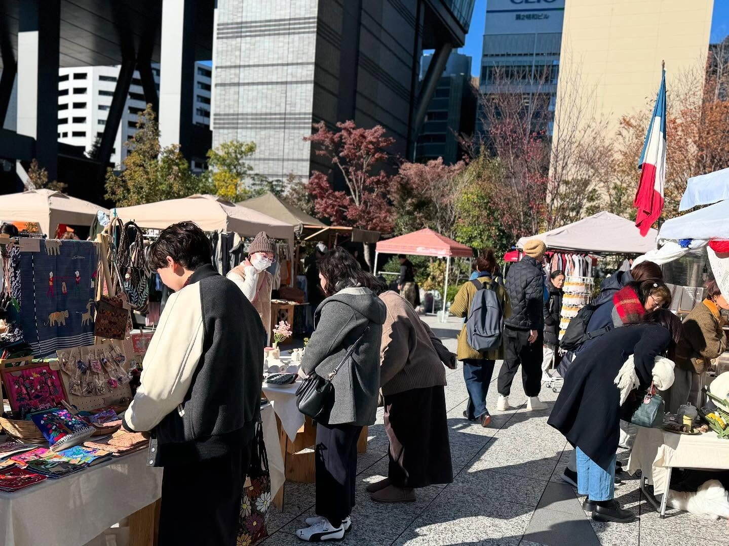 「渋谷蚤の市」東京・渋谷ガーデンタワー屋外広場で、各国のヴィンテージ＆アンティークなど約70店舗｜写真16