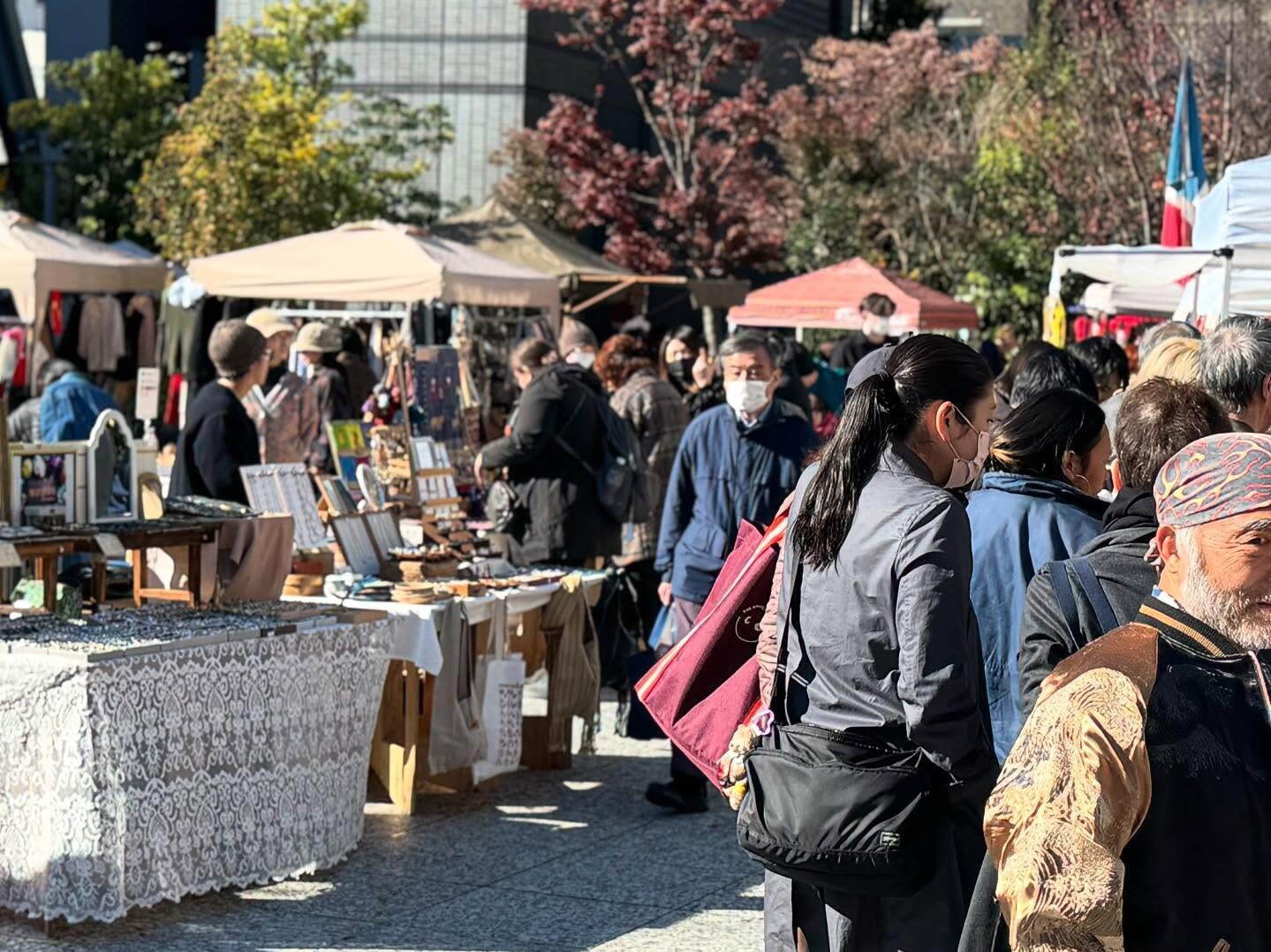 「渋谷蚤の市」東京・渋谷ガーデンタワー屋外広場で、各国のヴィンテージ＆アンティークなど約70店舗｜写真15