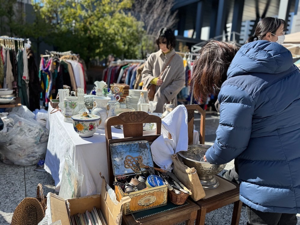 「渋谷蚤の市」東京・渋谷ガーデンタワー屋外広場で、各国のヴィンテージ＆アンティークなど約70店舗｜写真2