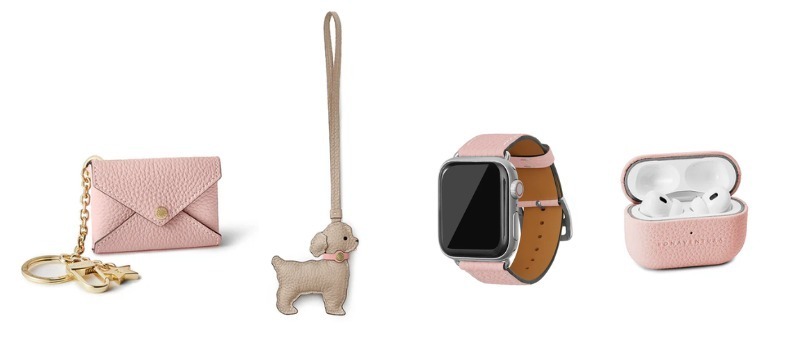 左から)スター チェーン キーホルダー ボッタラートレザー 15,400円、アニマルチャーム (ドッグ) 19,800円
Apple Watch レザーバンド 19,800円、AirPods Pro2 ケース ボッタラートレザー(第2世代用) 9,900円