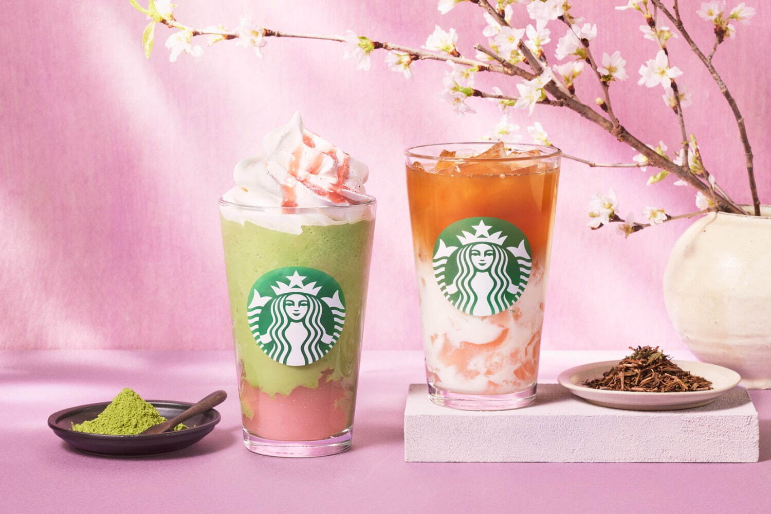 ドリンク：「抹茶と桜わらびもち フラペチーノ」