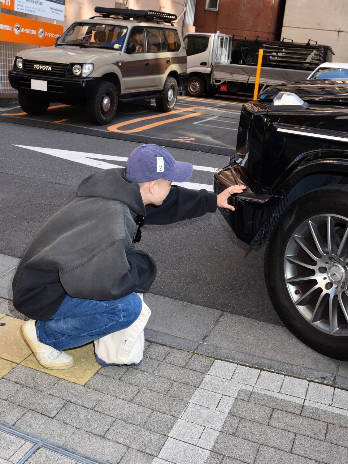 セパレート バス アンド トイレ×ミンナノ、"加賀美健の私物着想"デニムやスウェットなど｜写真47