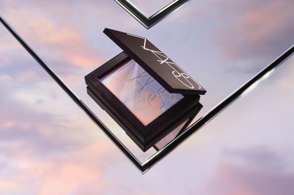 「NARS ライトリフレクティング プリズマティックパウダー」10g 03878 6,160円＜数量限定＞