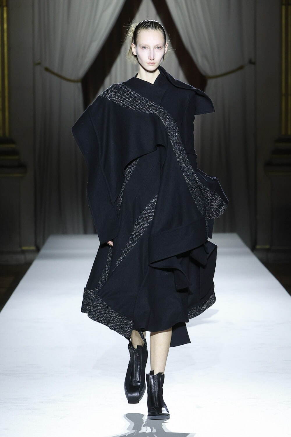 ヨウジヤマモト(Yohji Yamamoto) 2025-26年秋冬	ウィメンズコレクション  - 写真3