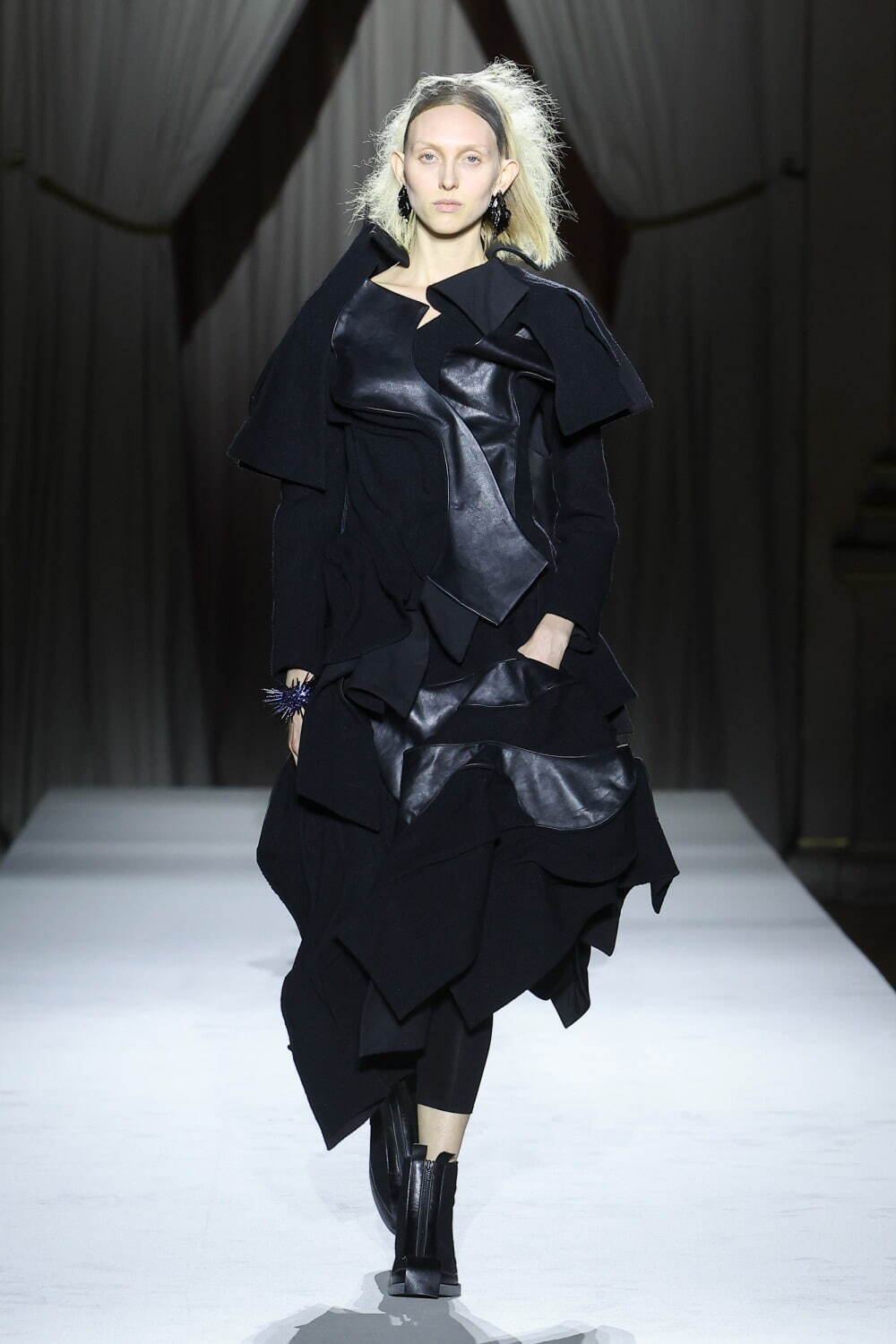 ヨウジヤマモト(Yohji Yamamoto) 2025-26年秋冬	ウィメンズコレクション  - 写真14