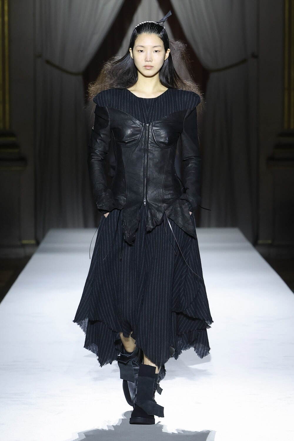 ヨウジヤマモト(Yohji Yamamoto) 2025-26年秋冬	ウィメンズコレクション  - 写真19