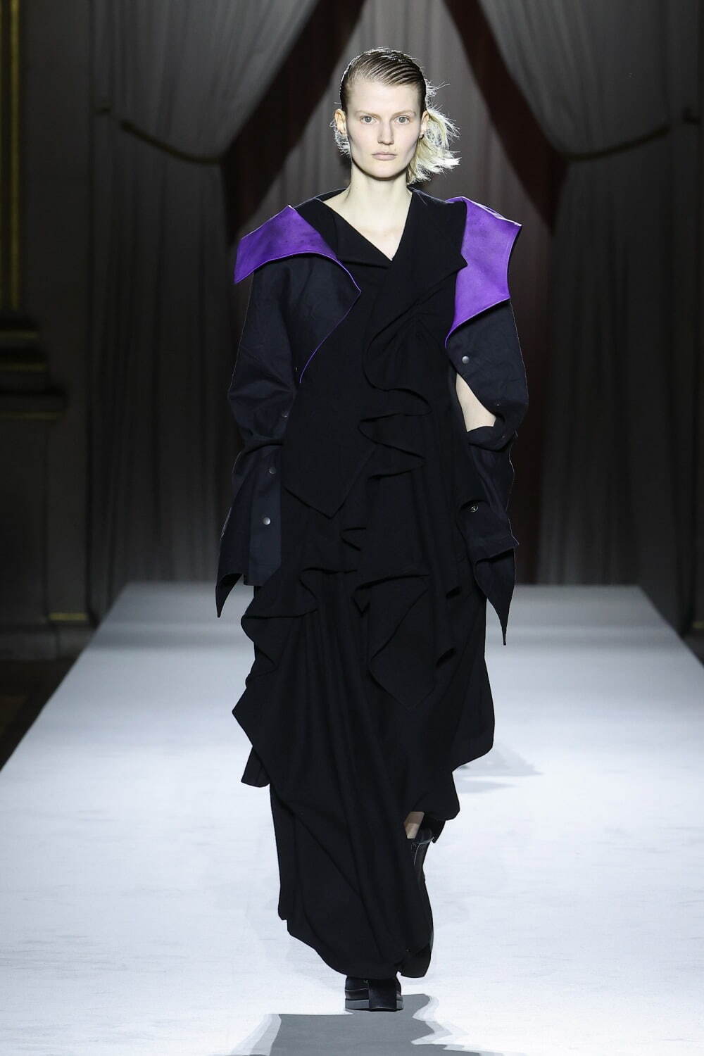 ヨウジヤマモト(Yohji Yamamoto) 2025-26年秋冬	ウィメンズコレクション  - 写真22