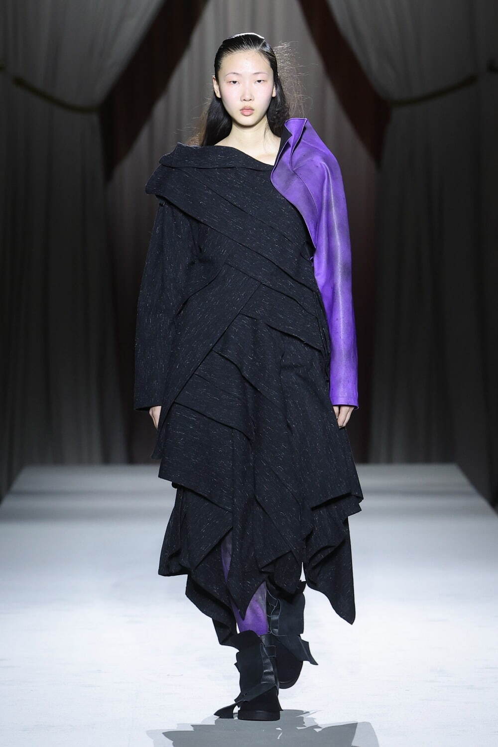 ヨウジヤマモト(Yohji Yamamoto) 2025-26年秋冬	ウィメンズコレクション  - 写真23