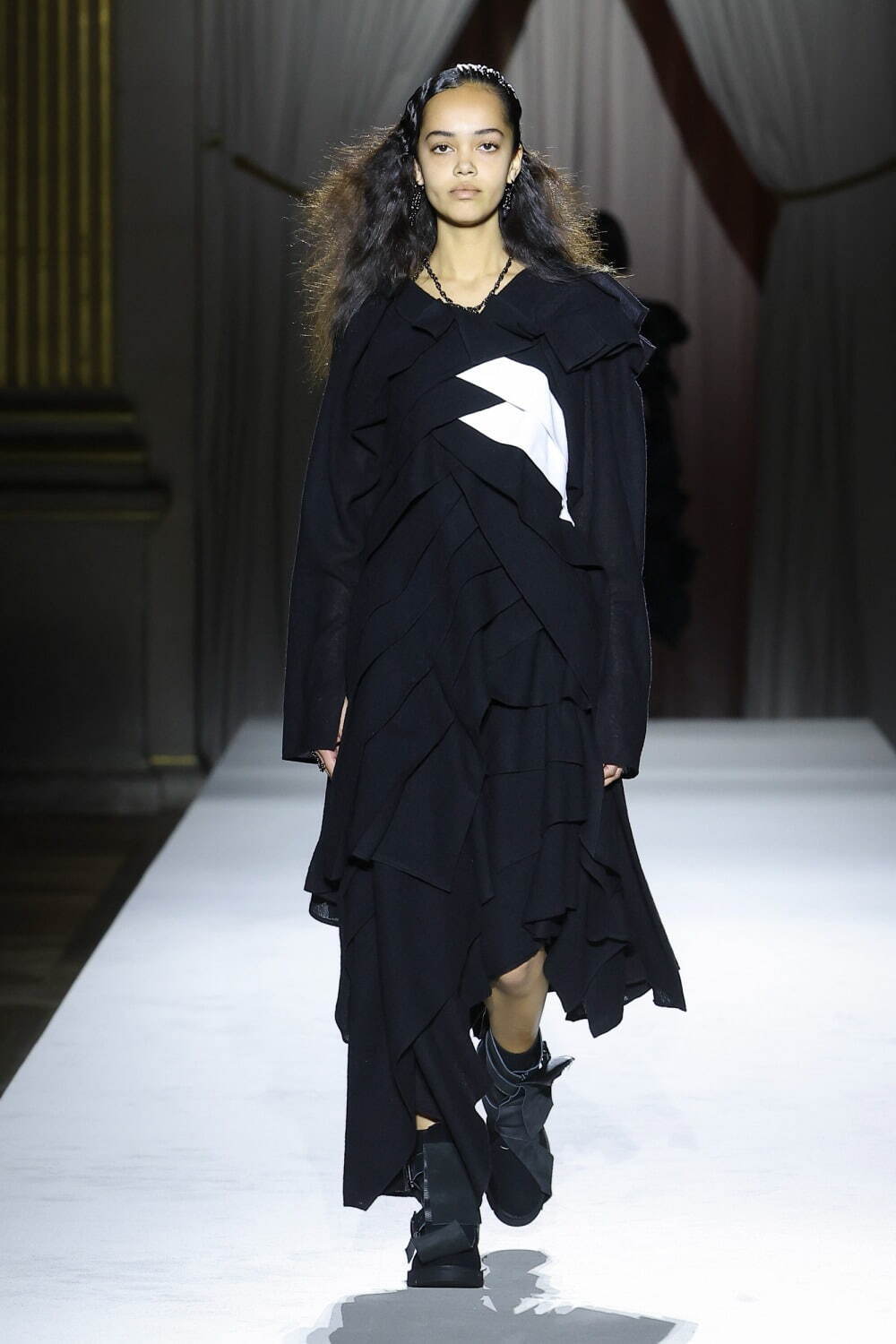 ヨウジヤマモト(Yohji Yamamoto) 2025-26年秋冬	ウィメンズコレクション  - 写真27