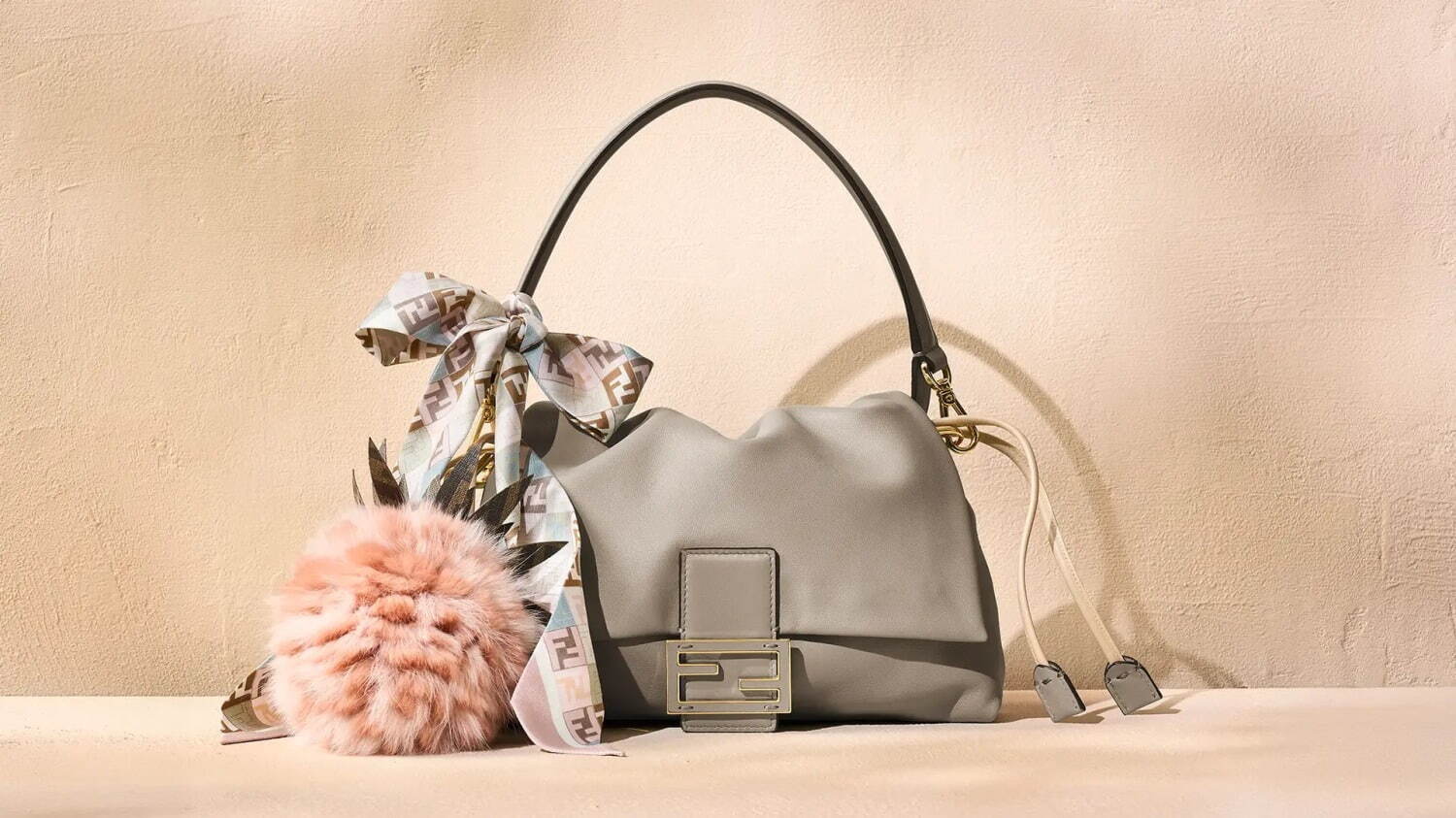 フェンディ(FENDI) FF｜写真2