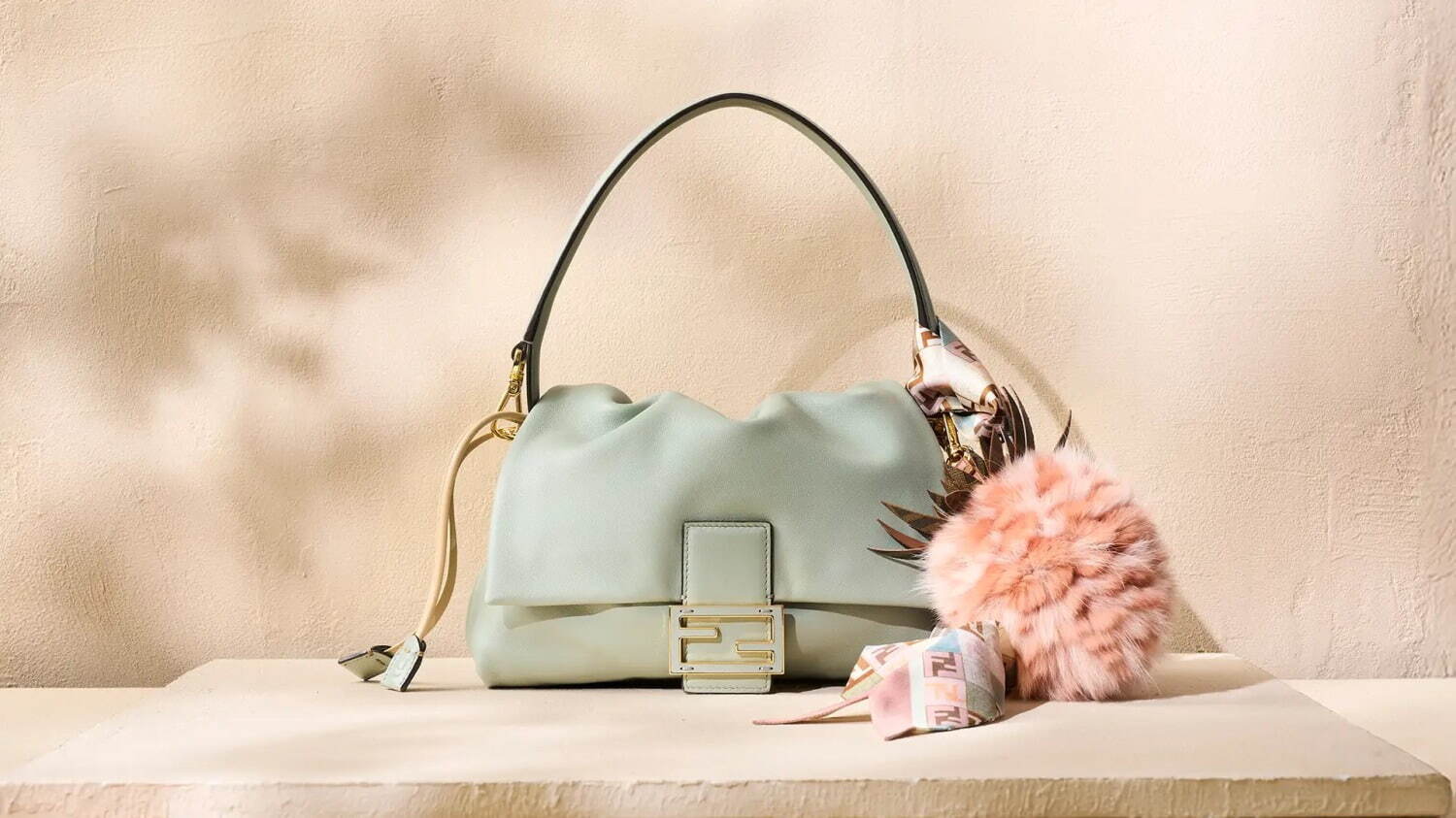 フェンディ(FENDI) FF｜写真3