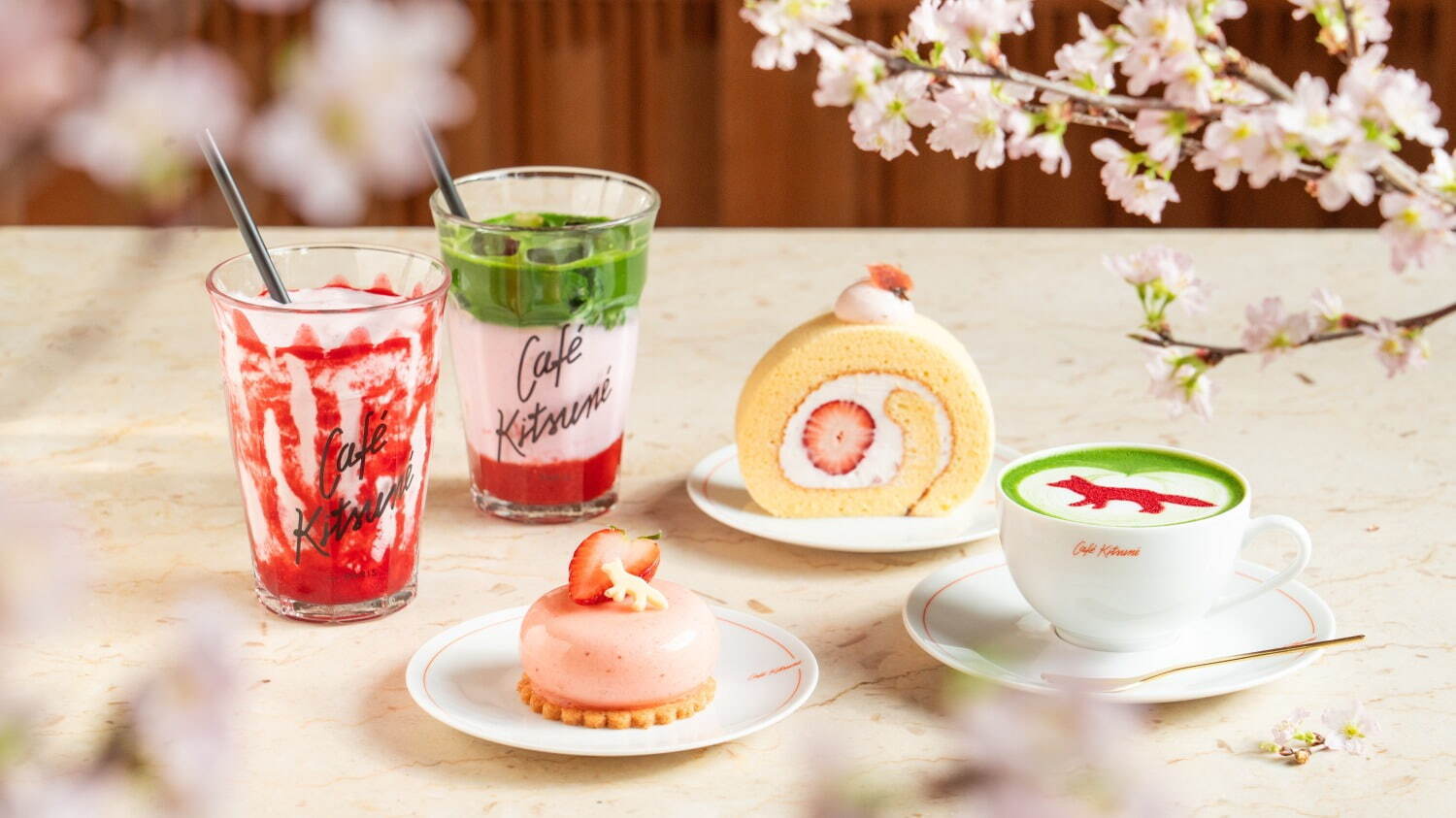 カフェ キツネ25年春メニュー、桜ミルク×苺ソースの抹茶ラテやたっぷり抹茶クリームクロワッサン｜写真1