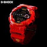 赤い彗星「シャア専用 G-SHOCK」数量限定で発売 - ファッションプレス