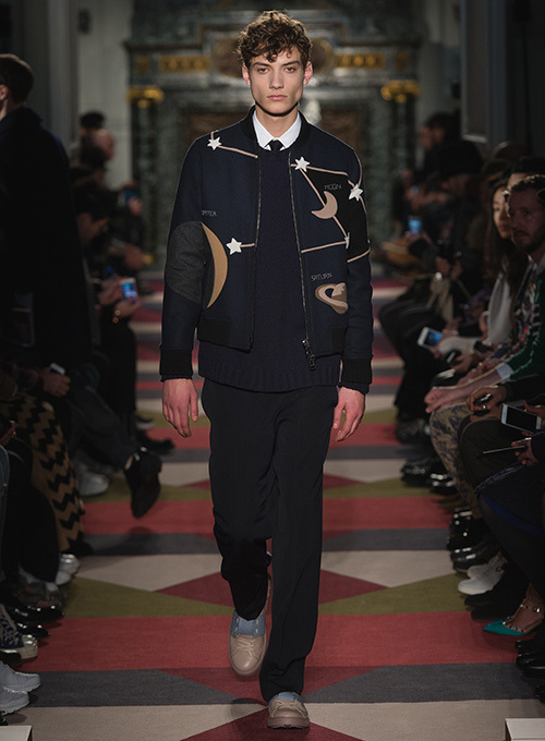 ヴァレンティノ 15年秋冬メンズのスニーカー バッグ 幾何学模様のバックパックも ファッションプレス
