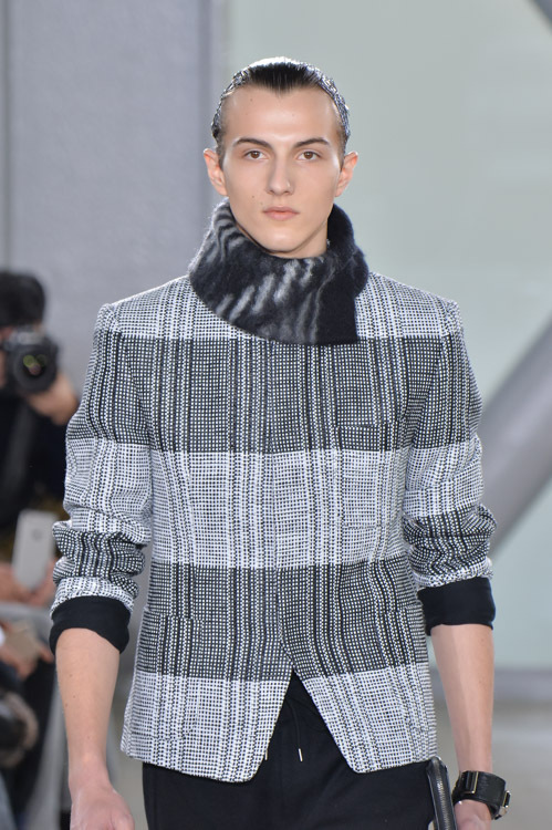 イッセイ ミヤケ メン(ISSEY MIYAKE MEN) 2015-16年秋冬メンズコレクション  - 写真31