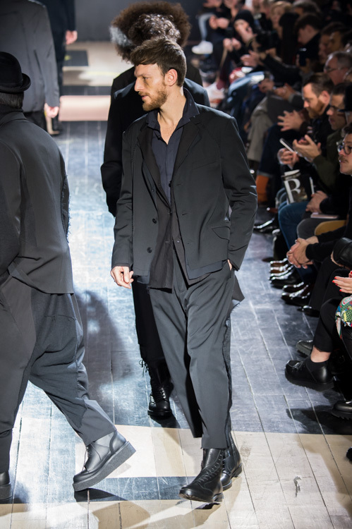 ヨウジヤマモト(Yohji Yamamoto) 2015-16年秋冬メンズコレクション  - 写真102