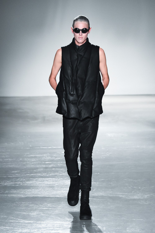 ユリウス(JULIUS) 2015-16年秋冬メンズコレクション - ファッションプレス