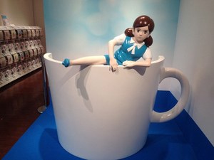 コップのフチ子展」が浦和パルコで - 躍動感あふれるフチ子写真を大