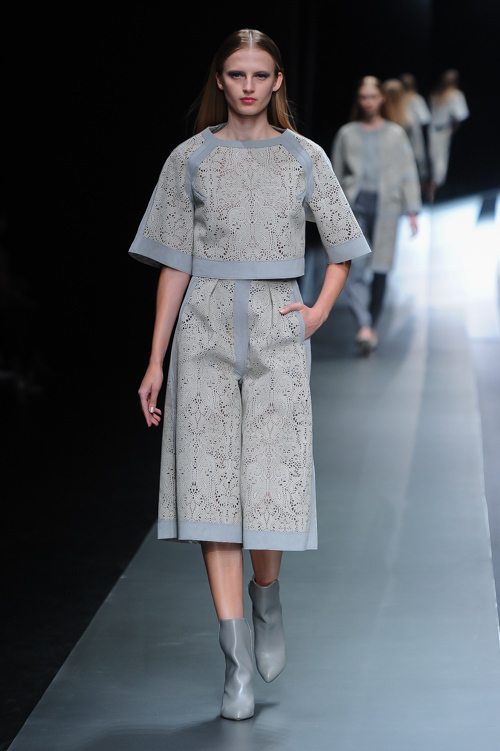 ハナエモリ マニュスクリ(Hanae Mori manuscrit) 2015-16年秋冬ウィメンズコレクション  - 写真1