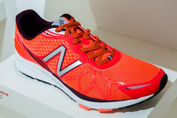 ニューバランス(New Balance) CRT300H WR996｜写真1