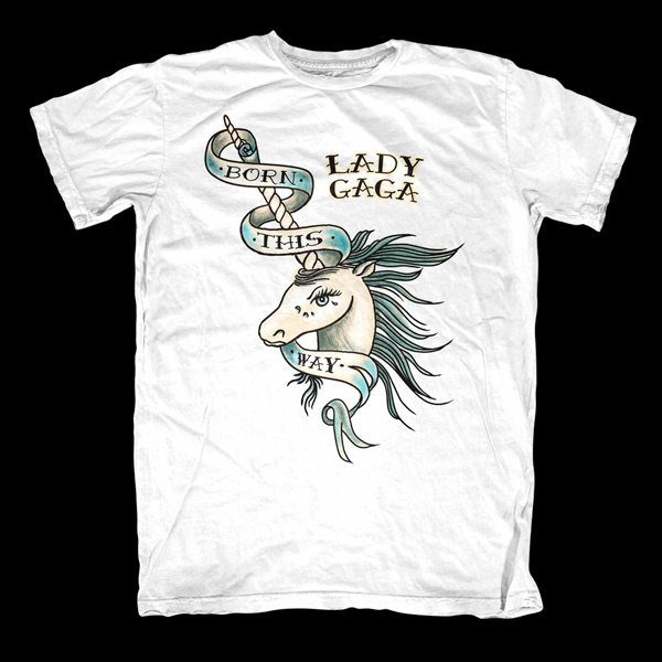 レディー・ガガの最新シングルのTシャツが3月2日(水)よりオンライン・ストアにて発売 | 写真