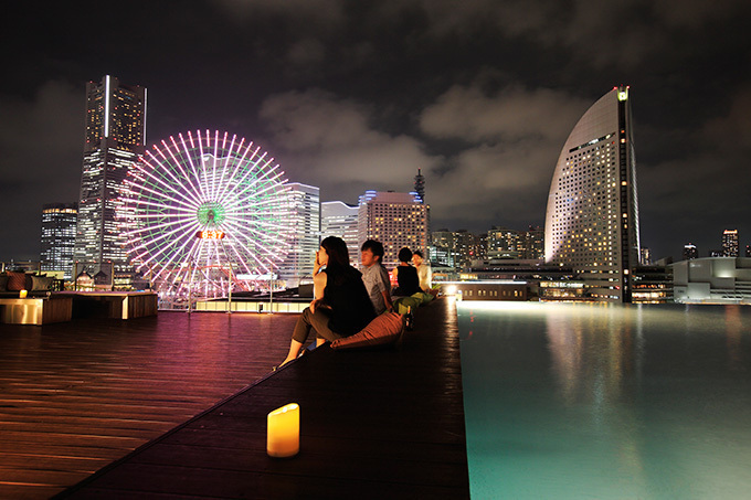 横浜みなとみらいの海と夜景を一望出来る「オーシャンズバー」限定オープン - アジア各国の料理も｜写真1