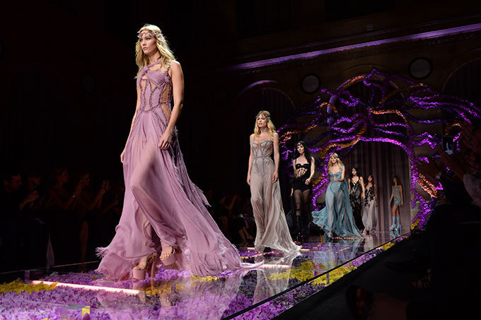 アトリエ ヴェルサーチェ オートクチュール(Atelier Versace Haute Couture) 2015-16年秋冬ウィメンズコレクション  - 写真44