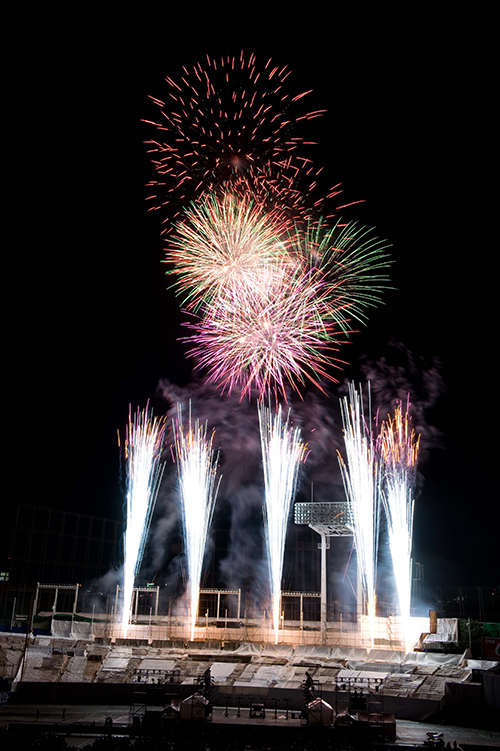 神宮外苑花火大会 - 10,000発の花火が彩る東京、特定会場ではライブなども開催 | 写真