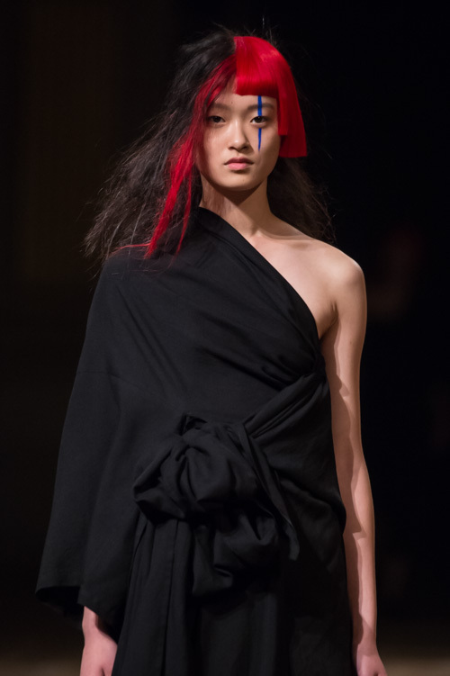 ヨウジヤマモト(Yohji Yamamoto) 2016年春夏ウィメンズコレクション