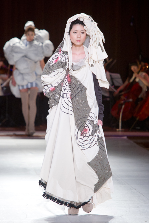 RUNWAY for JAPAN ブランド別ルック[2] - ヒロココシノ、翡翠、イズリール、ジャズカッツェなど｜写真4