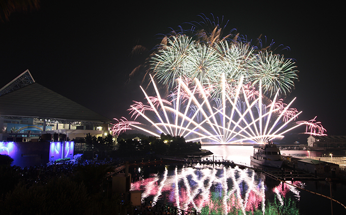 横浜・八景島シーパラダイス「楽園のアクアリウム」最新技術で楽しむ、花々舞う幻想的な水族館｜写真0