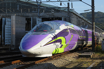 新幹線：エヴァンゲリオン プロジェクト「500 TYPE EVA」車両で大阪 