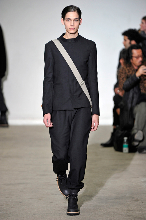 クリスヴァンアッシュ(KRISVANASSCHE) 2011-12年秋冬メンズコレクション  - 写真11