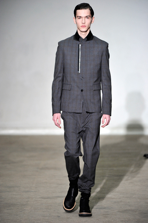 クリスヴァンアッシュ(KRISVANASSCHE) 2011-12年秋冬メンズコレクション  - 写真22