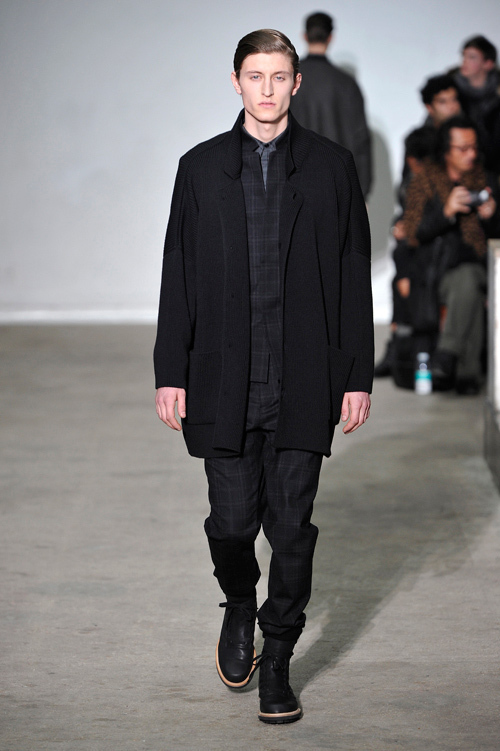 クリスヴァンアッシュ(KRISVANASSCHE) 2011-12年秋冬メンズコレクション  - 写真27