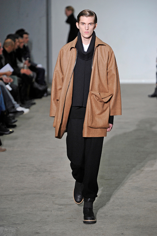 クリスヴァンアッシュ(KRISVANASSCHE) 2011-12年秋冬メンズコレクション  - 写真31