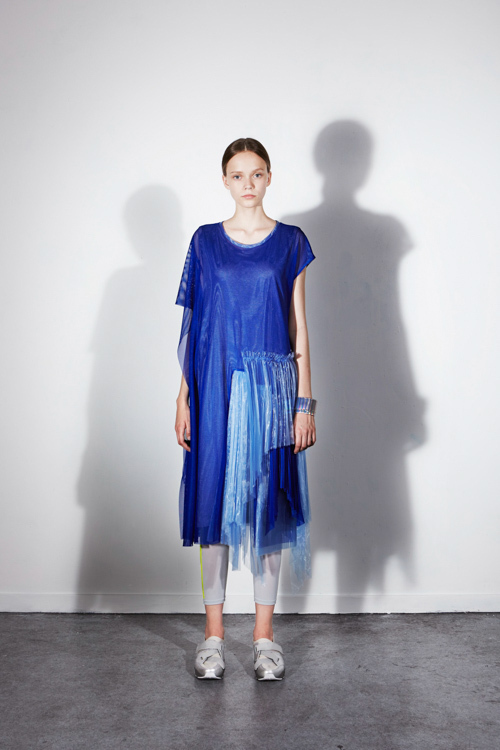 Zucca 16年春夏コレクション 揺れ動く影に宿る生命の息吹 ファッションプレス