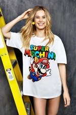 モスキーノ×マリオ、任天堂とのコラボレーションコレクションが発売、Tシャツ・セーター・バッグなど - ファッションプレス