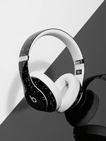 Beats by Dr.Dre×ピガール、コラボで限定版ワイヤレスヘッドフォンを発売 - ファッションプレス