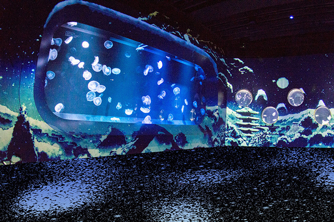 写真2 6 京都水族館 幻想的な冬景色 クラゲの体感型アート 雪をイメージした香りや音楽も導入 ファッションプレス