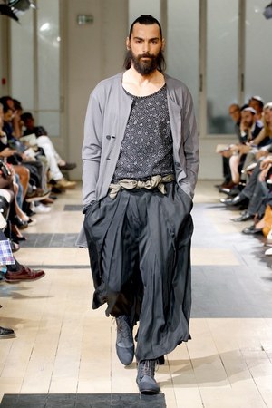 現代によみがえった幕末のサムライ達 ヨウジヤマモト Yohji Yamamoto 12年春夏メンズコレクション ファッションプレス